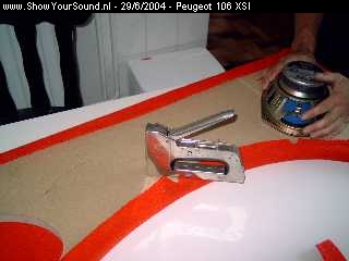 showyoursound.nl - Sound On A XSI - Peugeot 106 XSI - dsc00015.jpg - Bovenzijde van de hoedeplank bekleed.